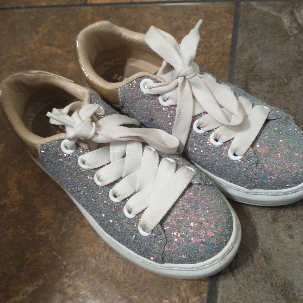 sketchers size 5